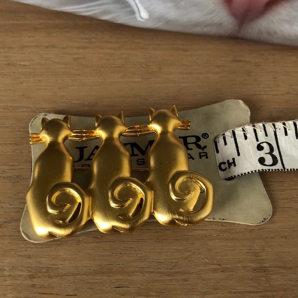 Cat Pin - Picture 2 of 4